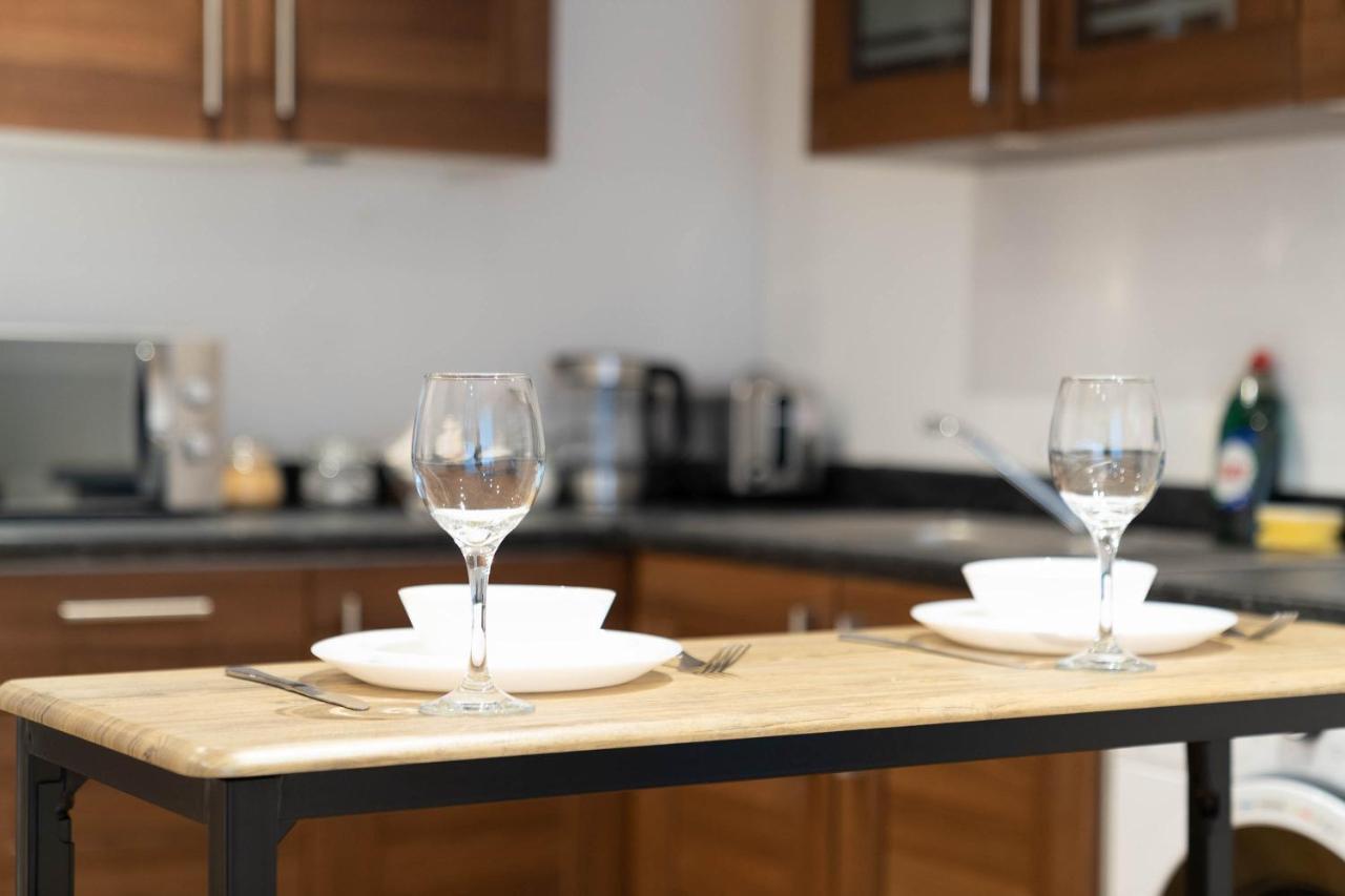 Two Bedroom Apartment-One Choice Stays- Jewellery Quarter バーミンガム エクステリア 写真